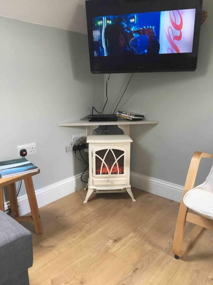 Hill House Apartment Maghera  Bagian luar foto