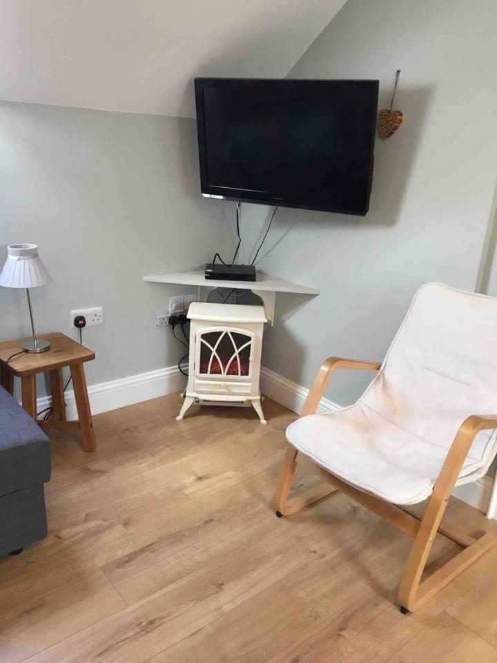 Hill House Apartment Maghera  Bagian luar foto